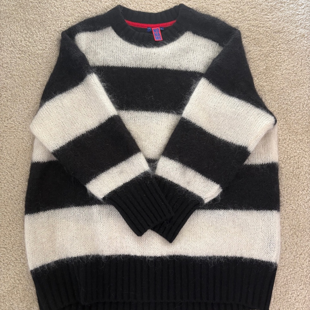 NONAME Fuzzy Wuzzy Crew Sweater